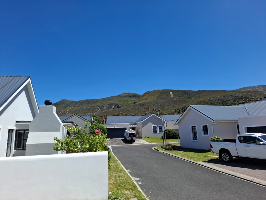 2 Bedroom Property for Sale in Sandbaai Western Cape